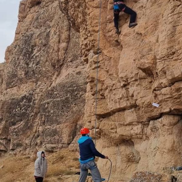 تمرین در پردیس سنگنوردی آفتاب